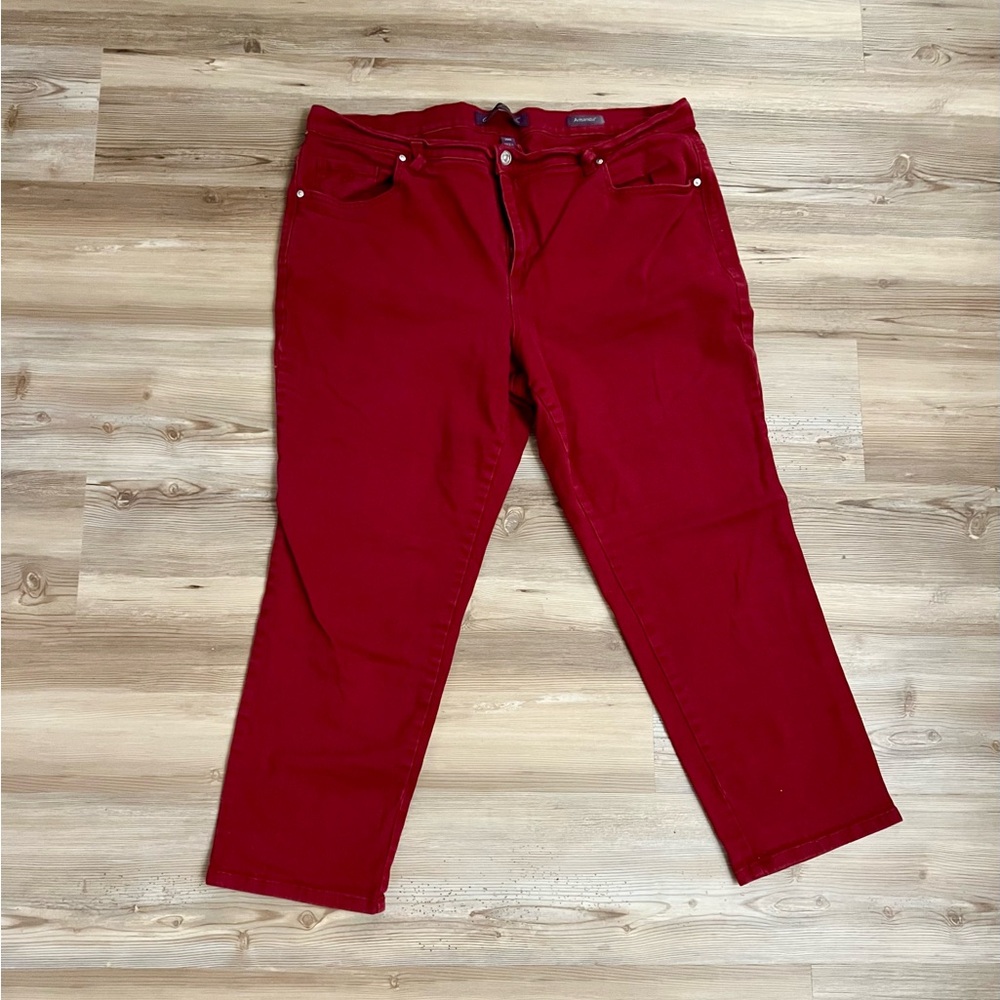 Gloria Vanderbilt Burgundy Red Amanda Jeans 20W Short